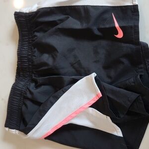 Nike Dri fit size Mediam for girls